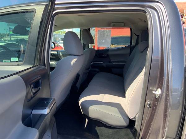 2018 Toyota Tacoma double cab - Photo 9