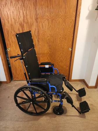 Adjustable reclining wheelchair 1