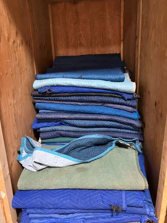 Used moving blankets 1