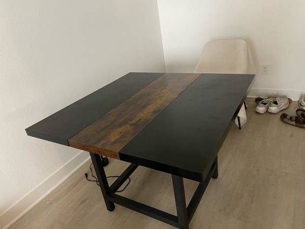 Square dinning or study table for 4 1