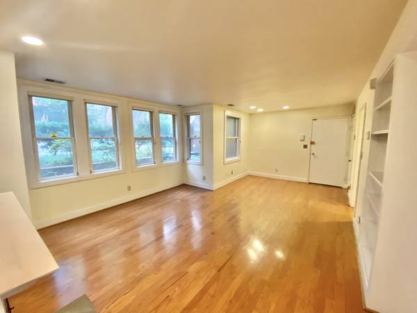 $2,895 / 1br - 590ft2 - Dupont Circle 1 Bedroom Charmer with Patio, Fireplace, Washer/Dryer (Dupont)63822293384067123