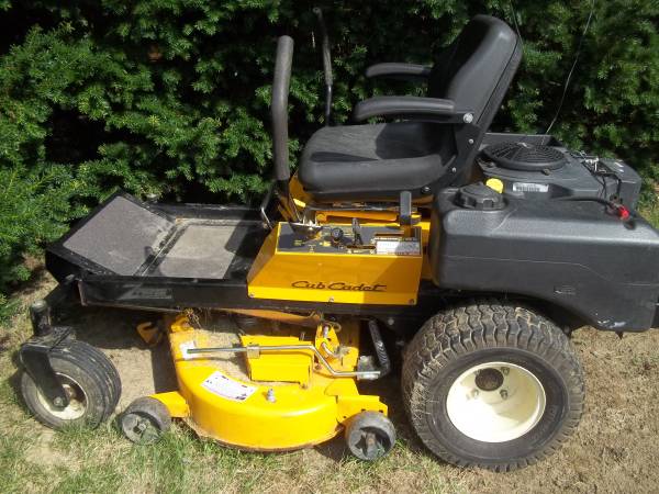 CUB CADET Z-FORCE ZERO TURN 1