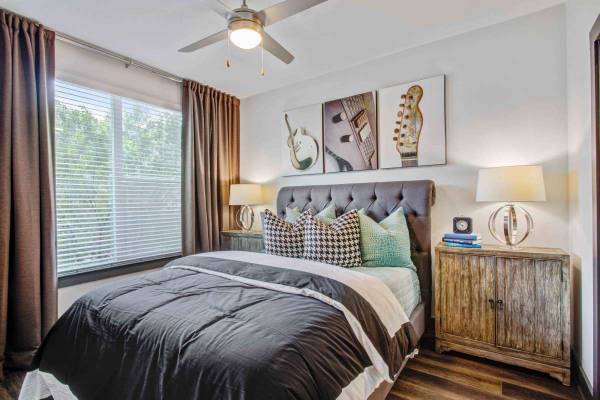 $1,845 / 1br - 732ft2 - Luxury fixtures, plentiful closet space, in home technology and more! (Nashville - First Tennessee Park)63680281583617120