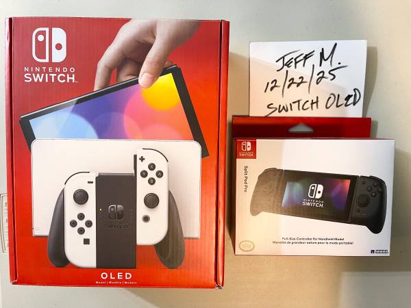 Nintendo Switch OLED Likd-New W/extras 1