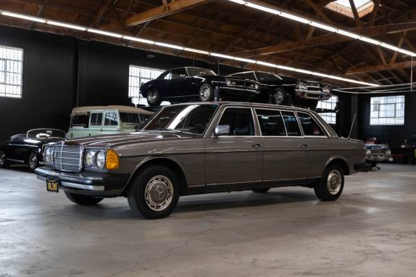 1984 Mercedes Benz 300D Pullman Limousine - $15,500 (Pico Union)63624702462849123