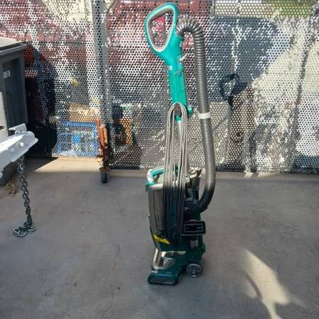 Shark Upright Vacuum 1