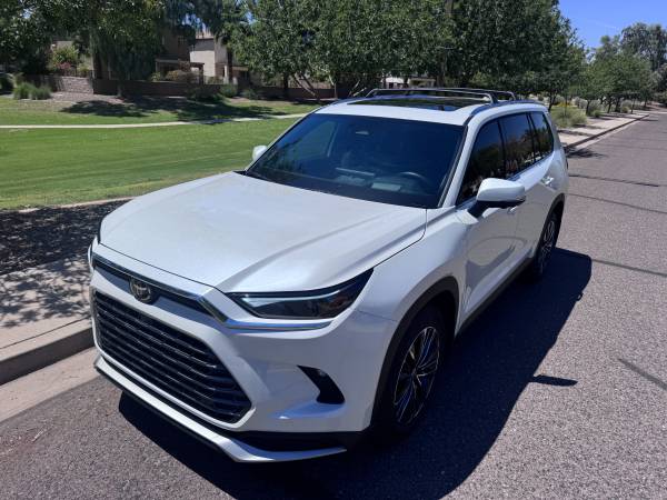 Grand Highlander Hybrid Max Platinum AWD 1