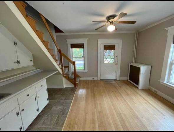 1000,00 $ / 1 dormitorio - Apartamento limpio y soleado para una persona63313484541827123
