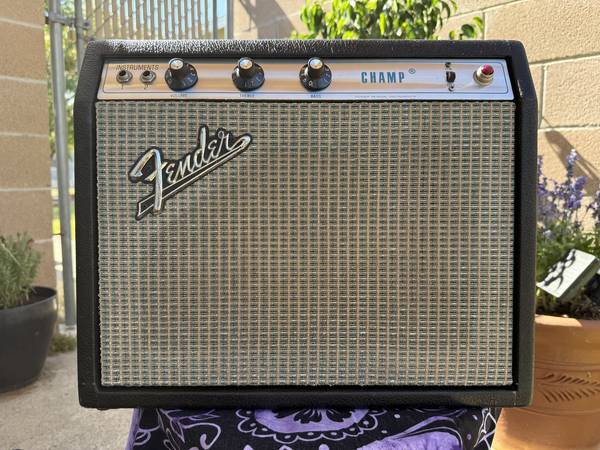 1971 Fender Champ Amplifier Vintage Clean 1