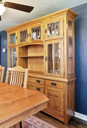 Oak dining room hutch 1