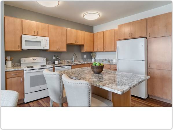 $1,552 / 2br - 1066ft2 - Live in the heart of it all! New Brighton's prime neighborhood awaits. (New Brighton)63797856824449120