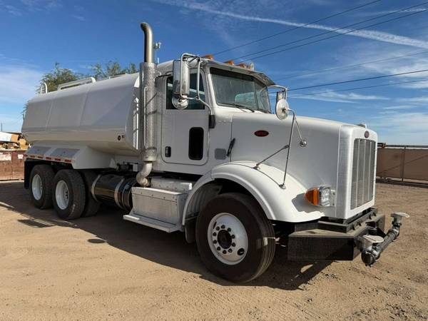 Water Truck Peterbilt 367 2015 4000 gallons new steel tank! 1