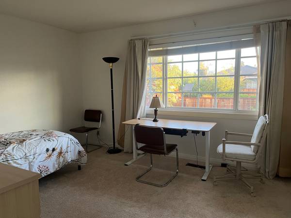 $1,380 / 1 hab. - 143 pies² - habitación grande amueblada disponible en casa unifamiliar (saratoga)63880134793985124