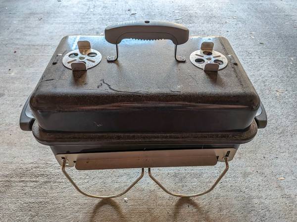 Weber Go-Anywhere Charcoal Grill (121020) 1