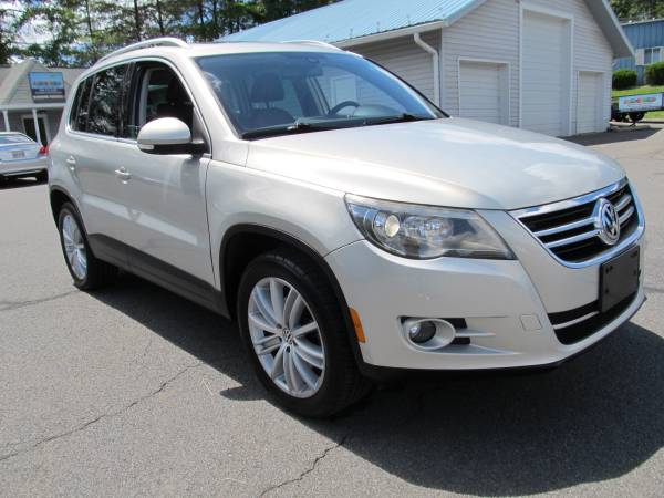 2011 VOLKSWAGEN TIGUAN SE , 3 MONTHS/3,000 MILE POWERTRAIN WTY 1