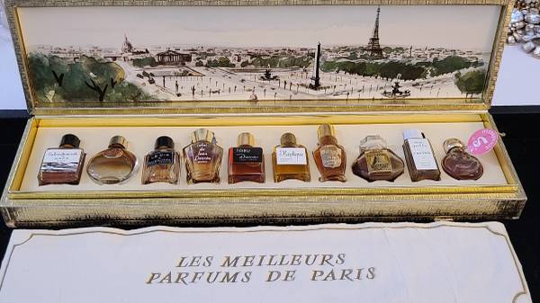 Set of 10 Vintage LES MEILLEURS PARFUMS DE PARIS Miniature Perfume
