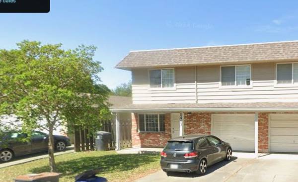 Two-story duplex in great location 1