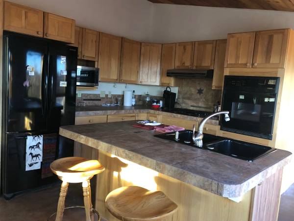 $1,550 / 1br - 700ft2 - Casita tranquila en encantadora LaCieneguilla (Santa Fe)63659885305347120