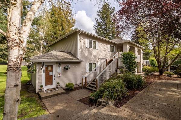 $2,025 / 2br - 1008ft2 - Full size Washer and Dryer, Covered Parking, Private Balconies63934420078978121