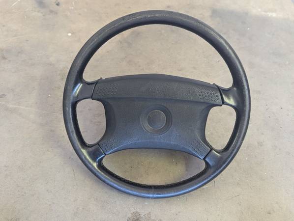 BMW E30 Steering Wheel 4 Spoke OEM Black E34 E36 E30 1