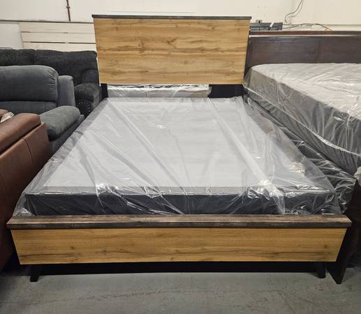 Plank style queen bed 1