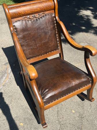 Vintage Oak Rocking Chair 1