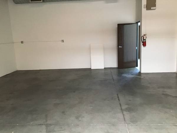 $2,592 / 1920ft2 - FLEX SEMI-INDUSTRIAL WAREHOUSE (PALMDALE)63774505407363122