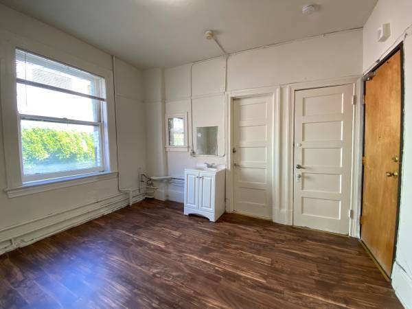 $950 / 1br - Street-facing Private Room w/ Shared Bath near North Beach (San Francisco)63933766285059121
