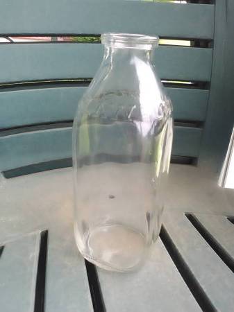 VINTAGE LAWSONS QUART MILK BOTTLE 1