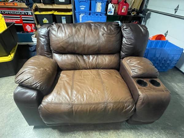 Free leather recliner 1