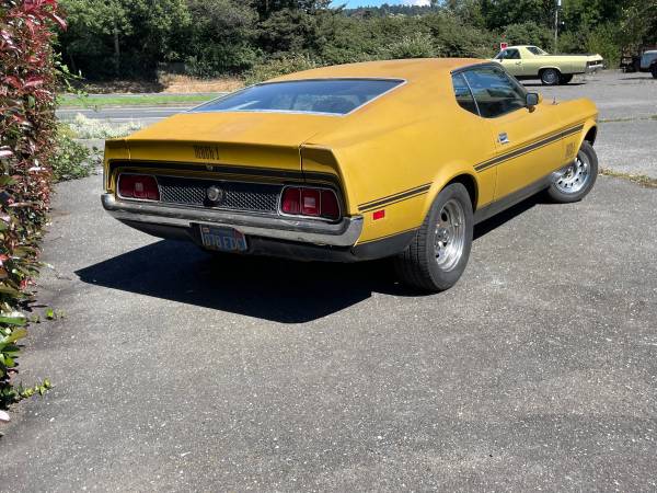 72. Mustang fastback. - $7,000 (Fortuna Blvd)63470787247233124