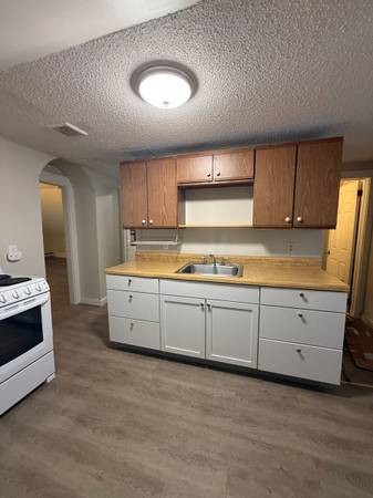 $1,150 / 1br - 1 bed / 1 Bath Apartment (Turners Falls)64017045958530120