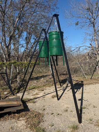 12’ Winch Up Feeders 1