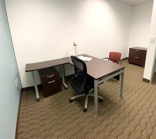 $5,004 Suite de 4 oficinas configuración perfecta para tu equipo. ¡Visítanos hoy! (Greenville)63783789241987120