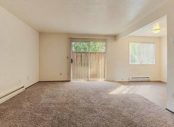 $1,350 / 1br - Updated One Bedroom !  By McNary Golf Club -- Visit Keizer Rapids Park (Keizer)63660394314371124