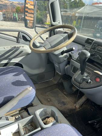 2008 Mitsubishi Fuso FE 85D - Photo 10