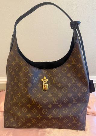 Auto Louis Vuitton Flower bucket bag 1