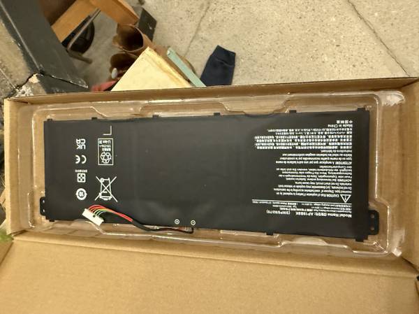 2 brand new laptop batteries - $15 (GILBERT)63469933240963120