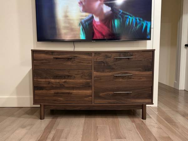 Matching Ashley Furniture Dressers – Mid-Century Style 1