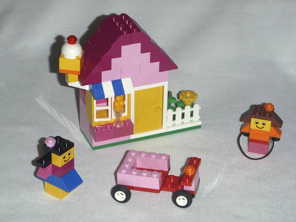 LEGO #5585 Pink Brick Box -- Legos 1