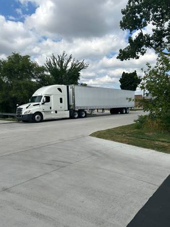 OTR CDL DRIVERS NEEDED **JOIN OUR FAMILY** 1