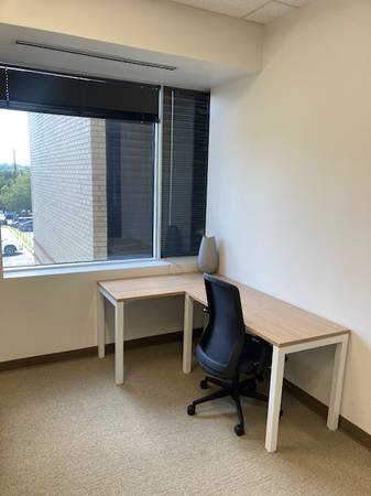 $646 / 120ft2 - Private Window Office - Calverton Maryland (Calverton)63822291453697121