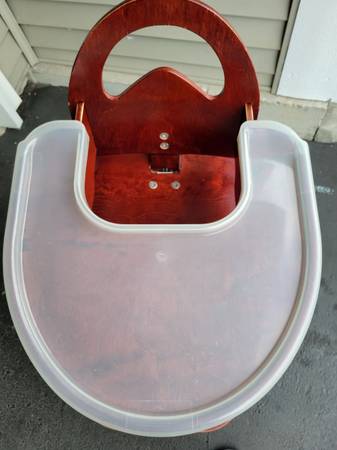 High chair with removable tray - $45 (Sammamish)63471361304961123