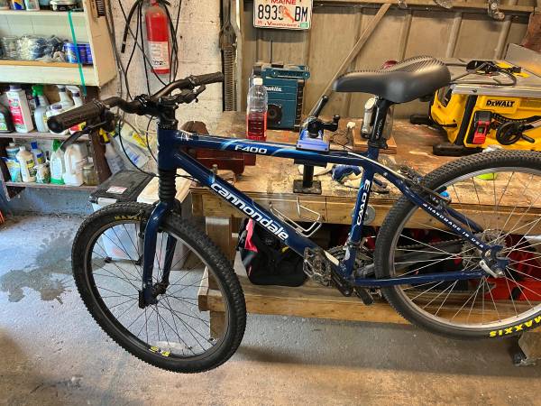 Cannondale F400 mountain bike 1
