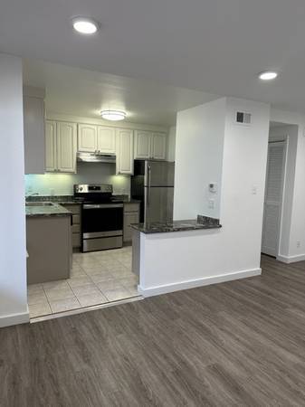 $950 / 1br - Remodeled 1 Bedroom  with Private Patio! (nob hill)63888989724803120