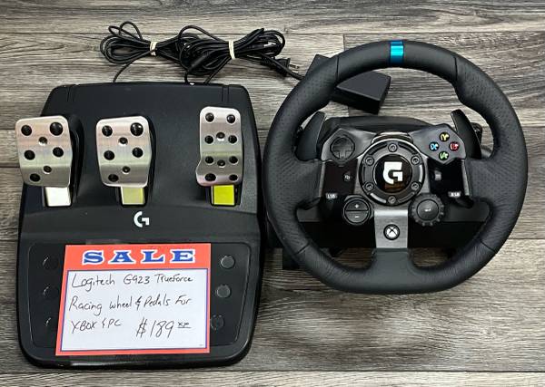 Logitech G923 TrueForce Racing Wheel & Pedals For XBOX & PC 1