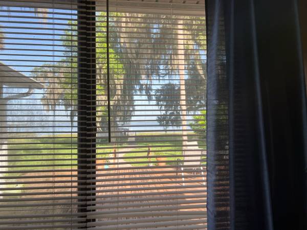 $200 / 1br - Room for Rent in Beautiful Lakefront Home (Leesburg)63693484553475121