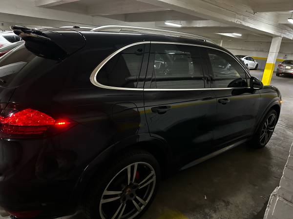 2014 Porsche Cayenne GTS - $20,000 (Bronx)63654723862273123