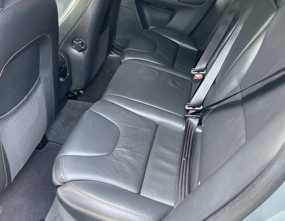 2010 VOLVO XC60 T6 AWD SUV 4 puertas **IMPRESIONANTE** ¡TOTALMENTE EQUIPADO!! - $6,800 (Puyallup)63470764919937124