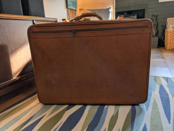 Hartmann Luggage Vintage 21